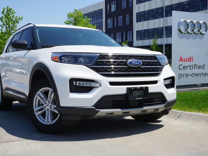2022 Ford Explorer XLT photo 1