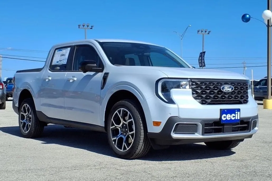 2025 Ford Maverick Lariat photo 1