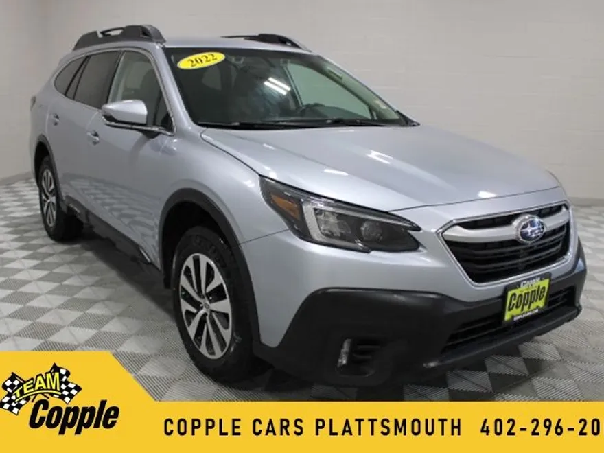 2022 Subaru Outback Premium photo 1