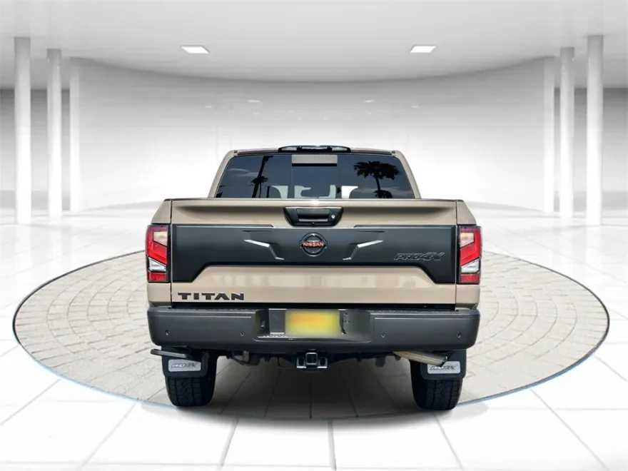 2021 Nissan Titan PRO-4X photo 1