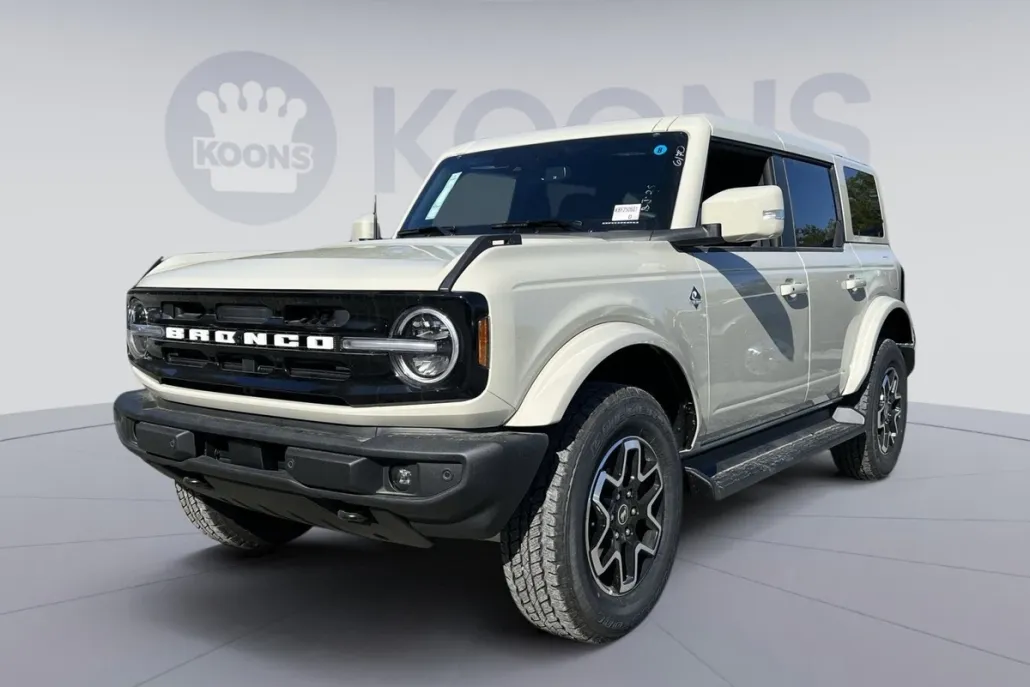 2025 Ford Bronco Outer Banks photo 1