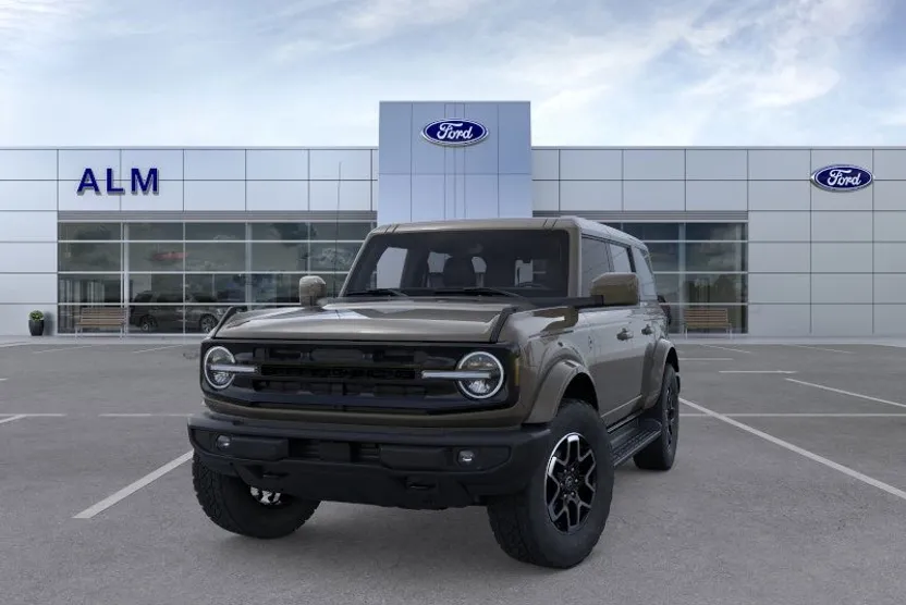 2025 Ford Bronco Outer Banks photo 1