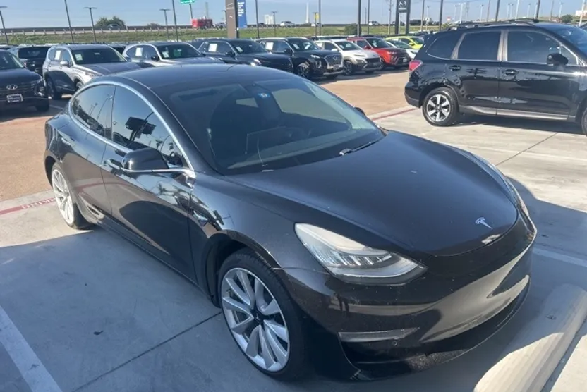 2020 Tesla Model 3 Standard Range Plus photo 1