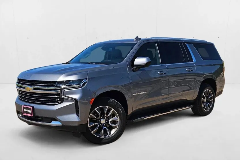 2021 Chevrolet Suburban LT photo 1