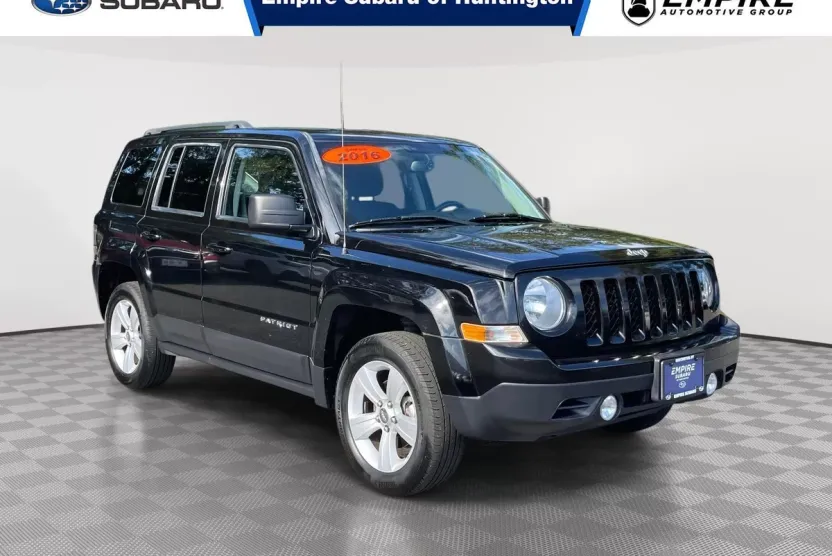 2016 Jeep Patriot Latitude photo 1