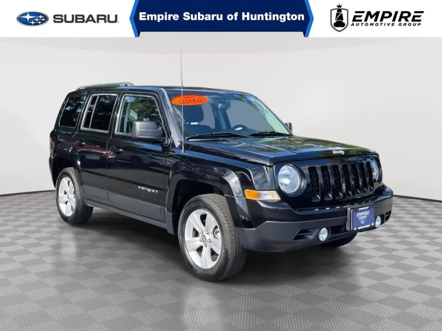 2016 Jeep Patriot Latitude photo 1
