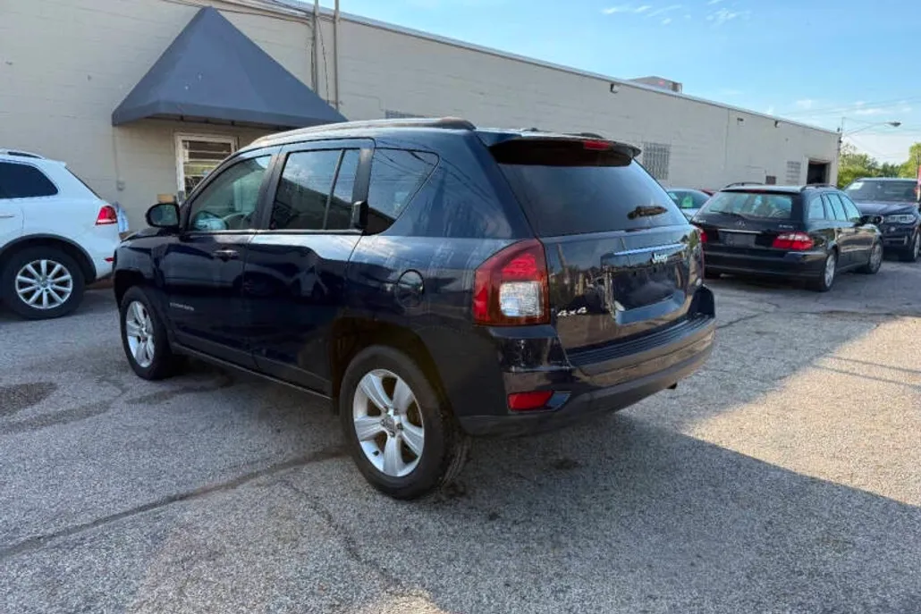 2017 Jeep Compass Latitude photo 1