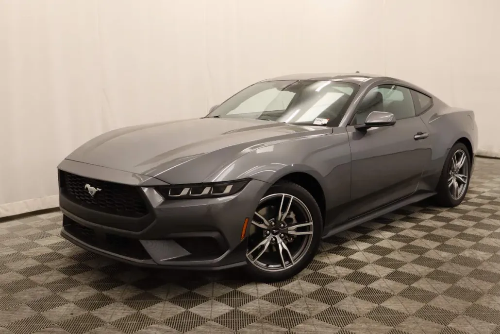 2025 Ford Mustang EcoBoost photo 1