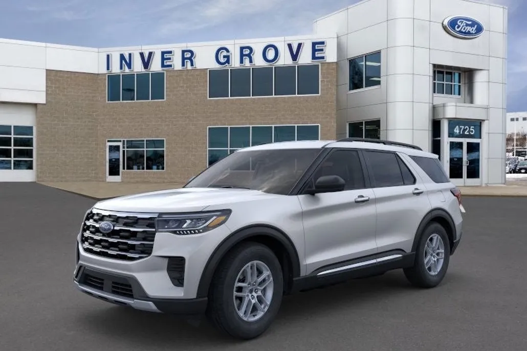 2025 Ford Explorer photo 1