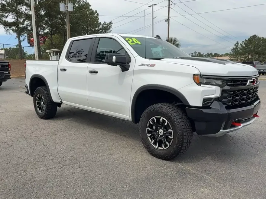 2024 Chevrolet Silverado 1500 ZR2 photo 1