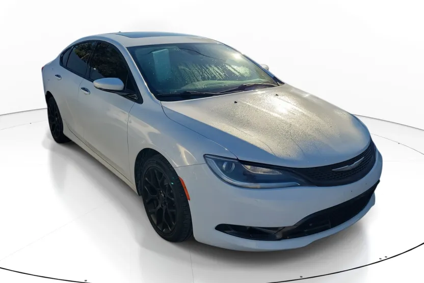 2015 Chrysler 200 C photo 1