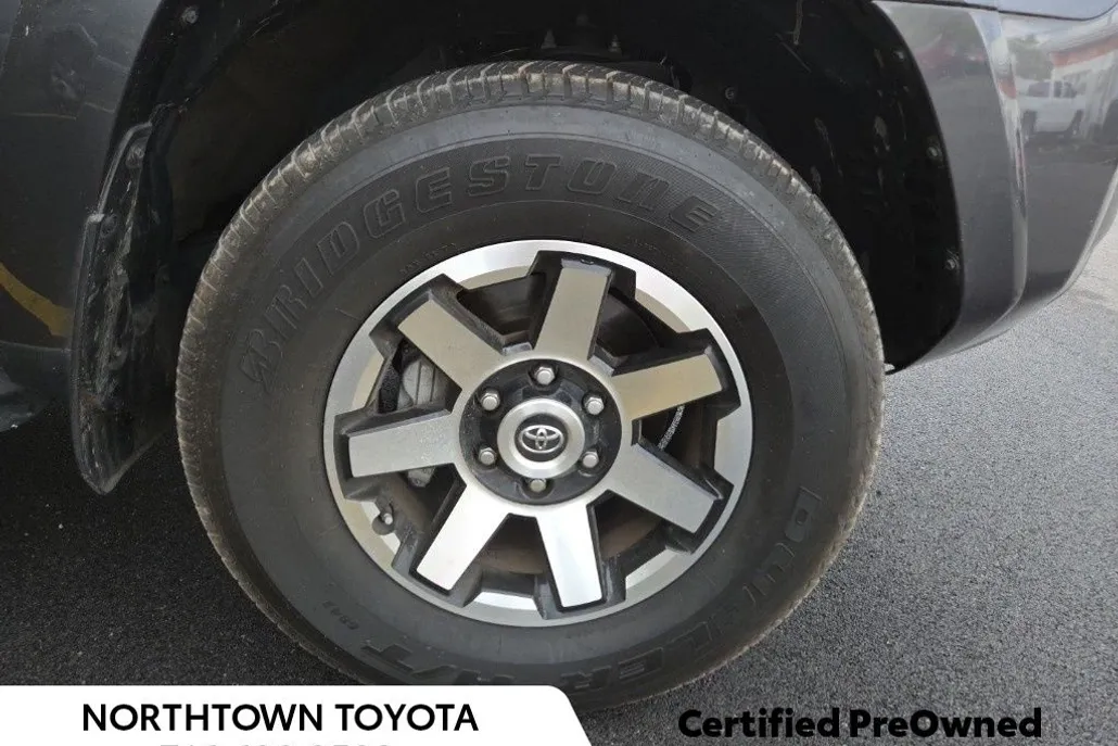 2021 Toyota 4Runner TRD Off-Road Premium photo 1