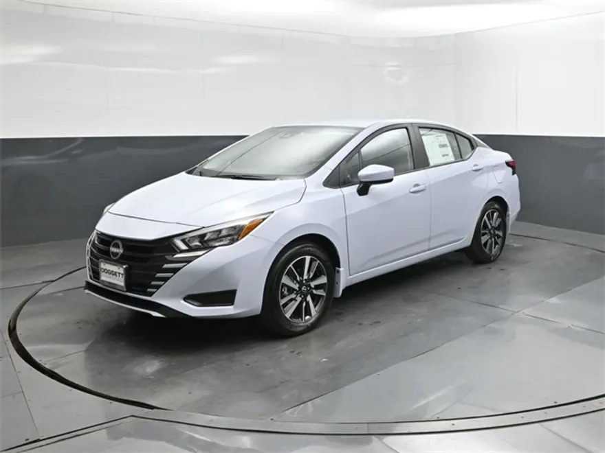 2025 Nissan Versa SV photo 1