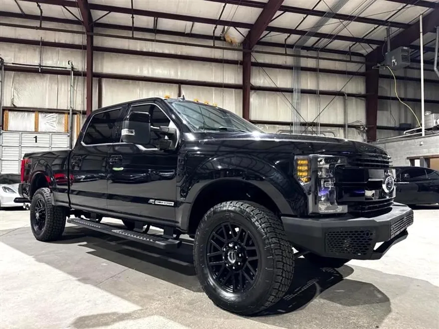 2019 Ford F-250 Lariat photo 1