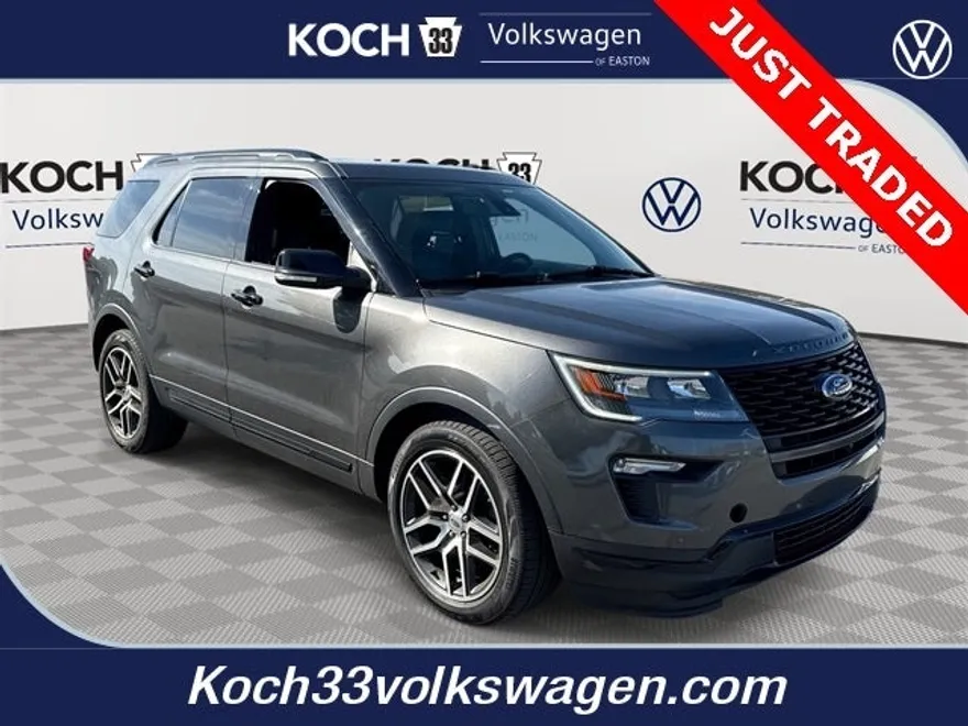 2018 Ford Explorer Sport photo 1