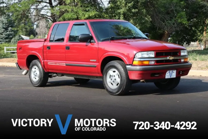 2002 Chevrolet S-10 Pickup photo 1