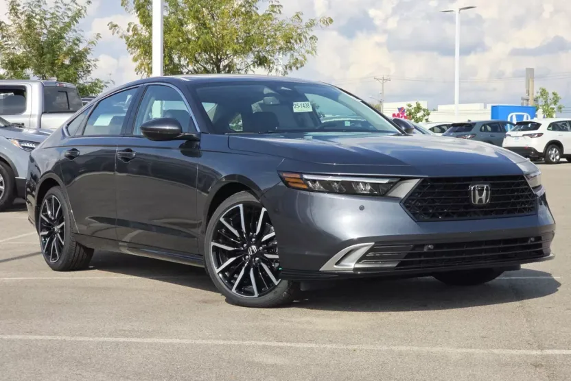 2025 Honda Accord Hybrid Touring photo 1
