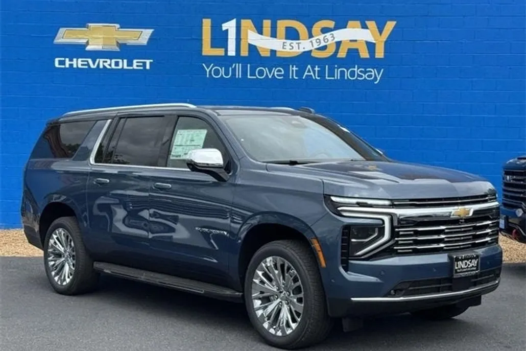 2025 Chevrolet Suburban Premier photo 1