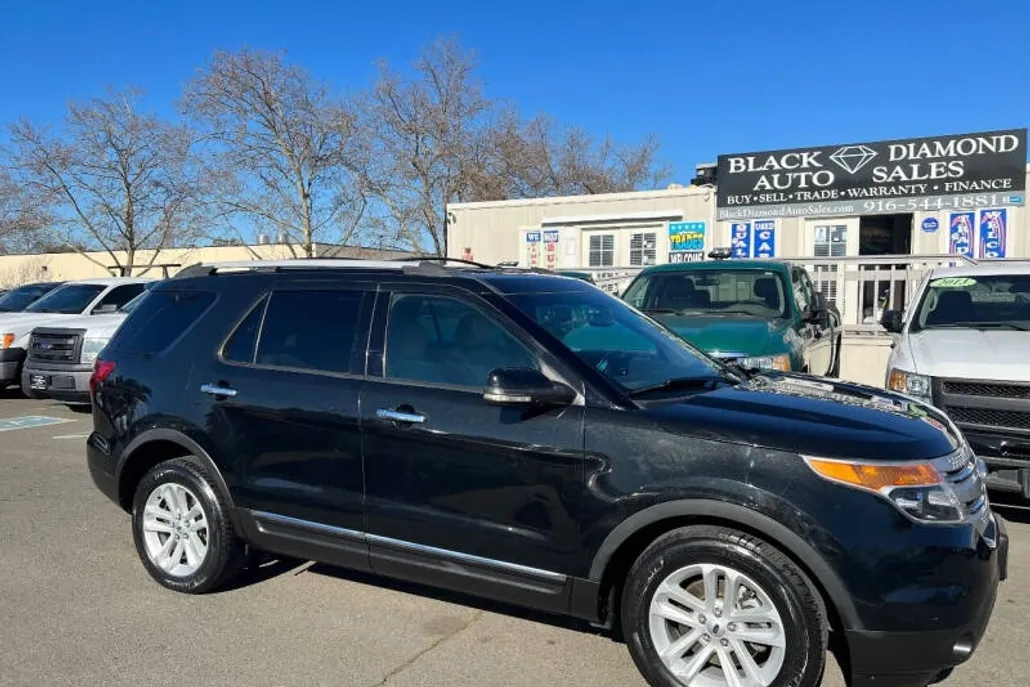 2013 Ford Explorer XLT photo 1