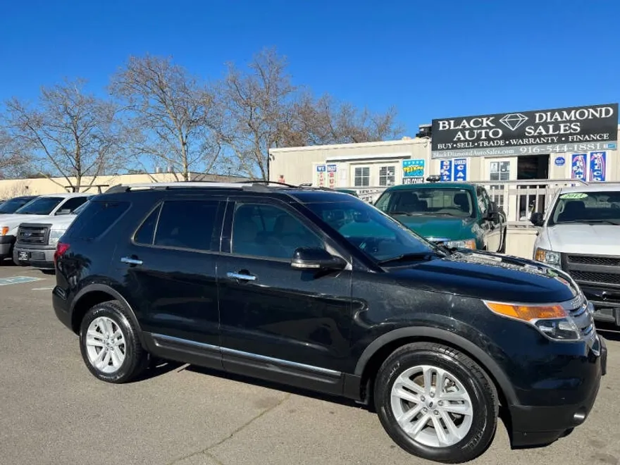 2013 Ford Explorer XLT photo 1