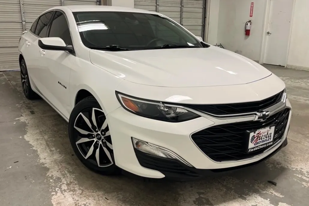 2024 Chevrolet Malibu RS photo 1