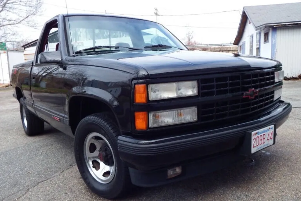 1990 Chevrolet Silverado photo 1