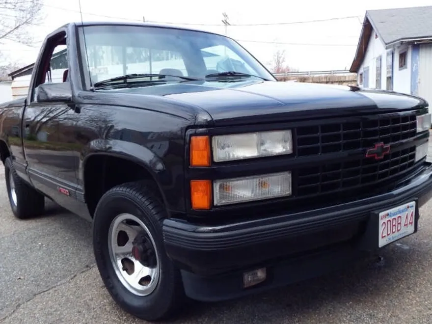1990 Chevrolet Silverado photo 1