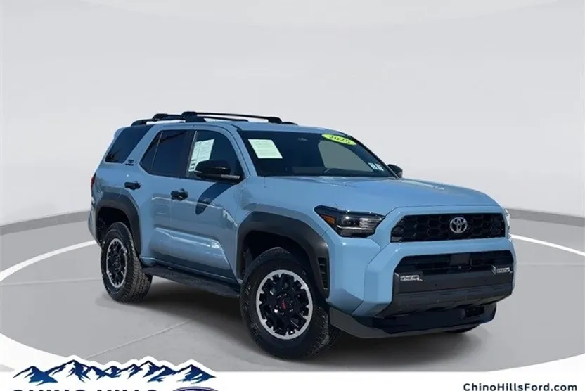 2025 Toyota 4Runner TRD Off-Road Premium photo 1