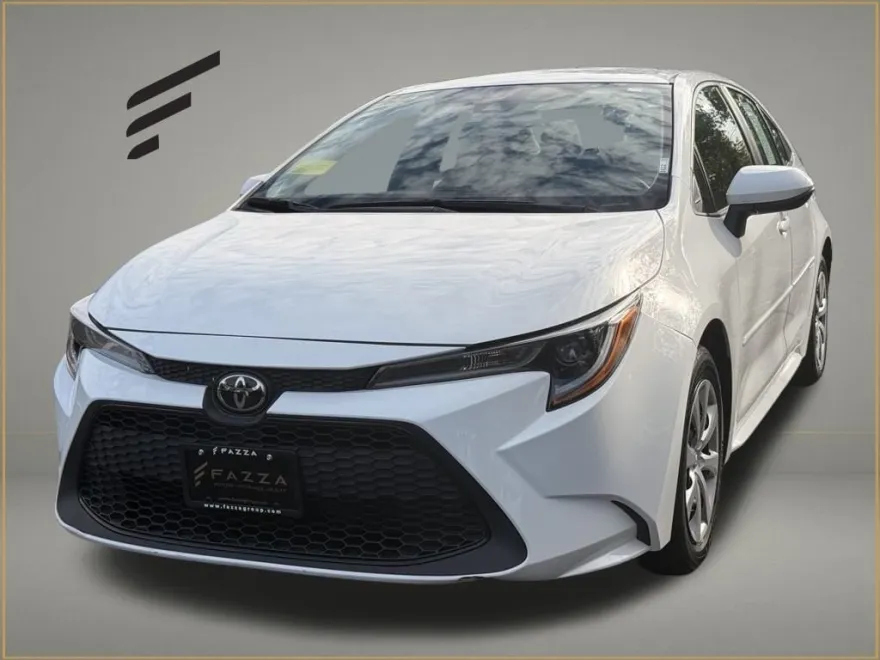 2021 Toyota Corolla LE photo 1