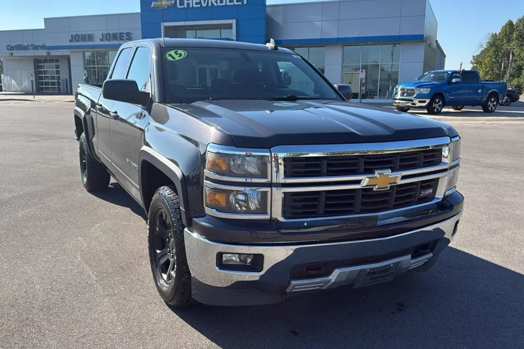 2015 Chevrolet Silverado 1500 LT photo 1