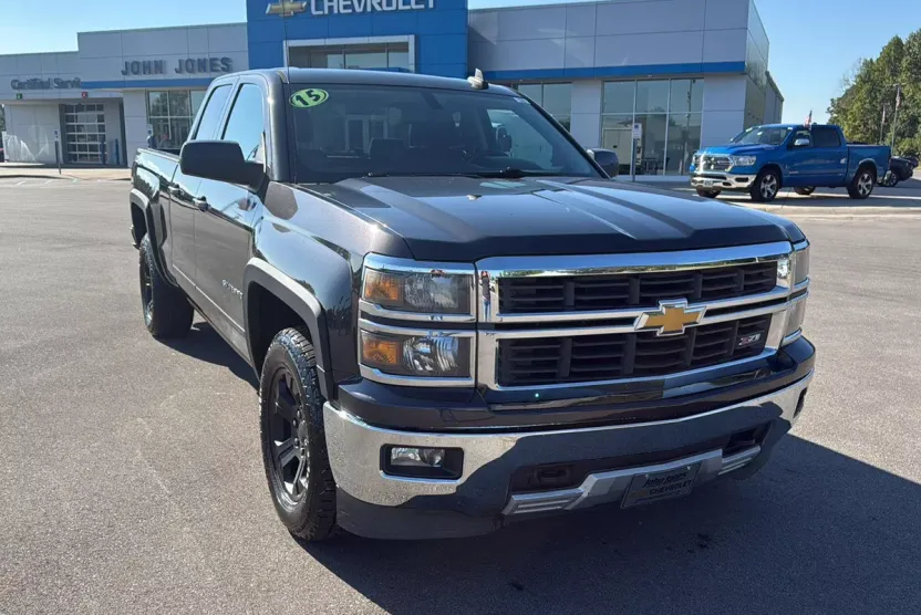 2015 Chevrolet Silverado 1500 LT photo 1