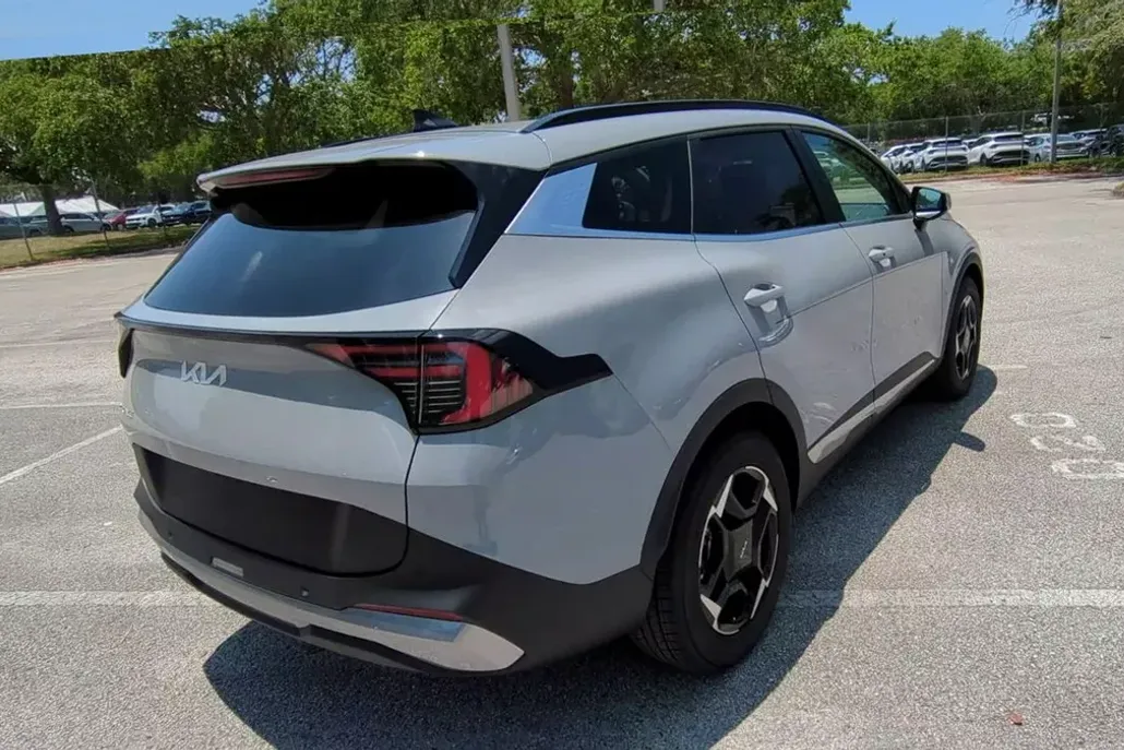 2026 Kia Sportage EX photo 1