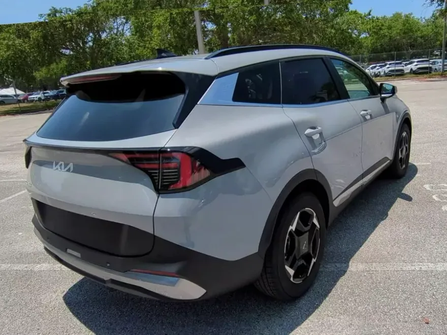 2026 Kia Sportage EX photo 1