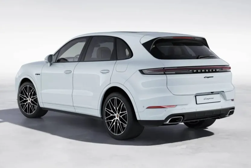 2025 Porsche Cayenne E-Hybrid photo 1