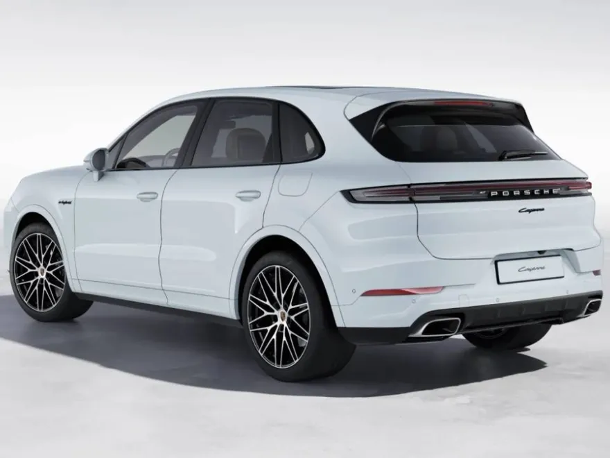 2025 Porsche Cayenne E-Hybrid photo 1
