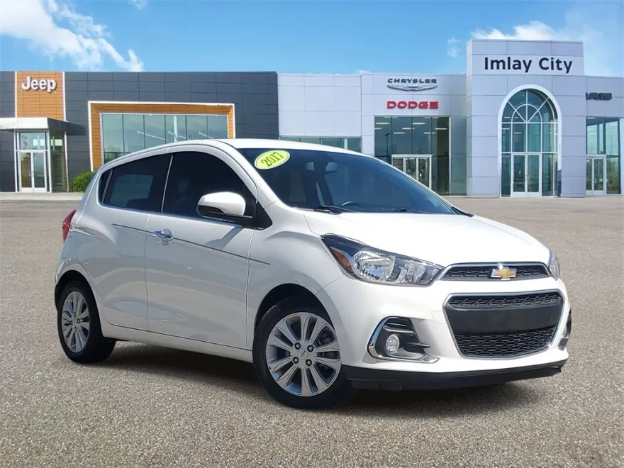 2017 Chevrolet Spark 2LT LT photo 1
