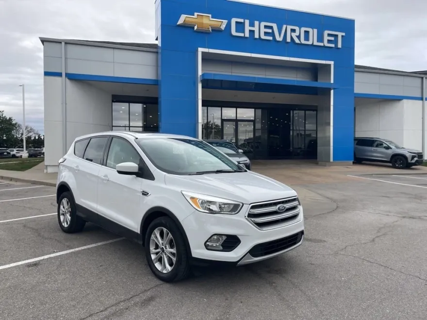 2017 Ford Escape SE photo 1