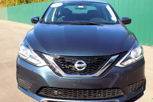 2016 Nissan Sentra S photo 2