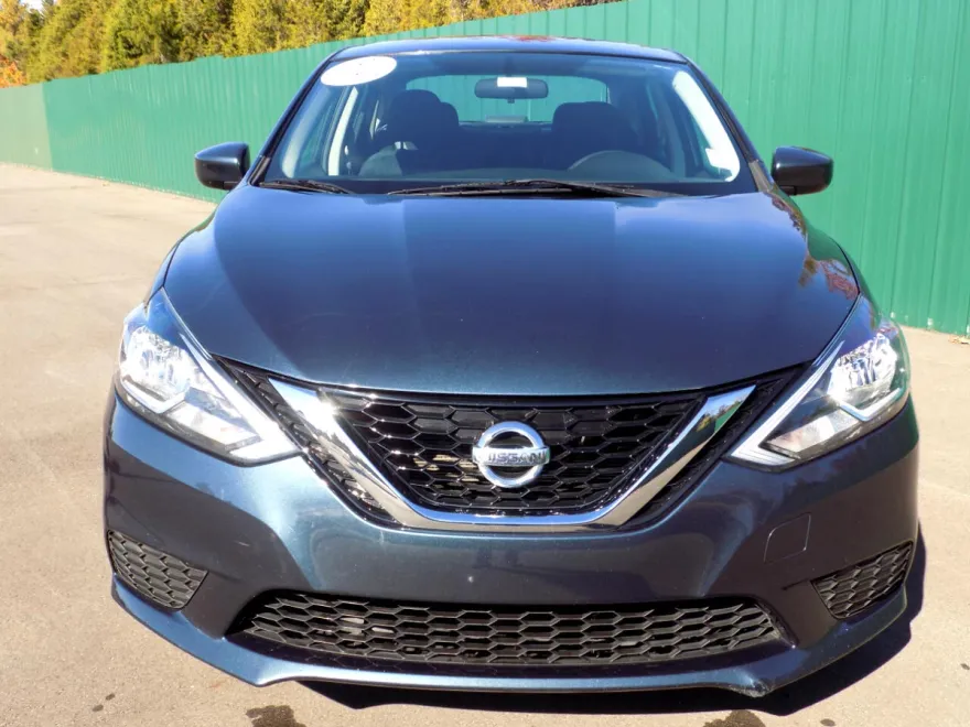 2016 Nissan Sentra S photo 2