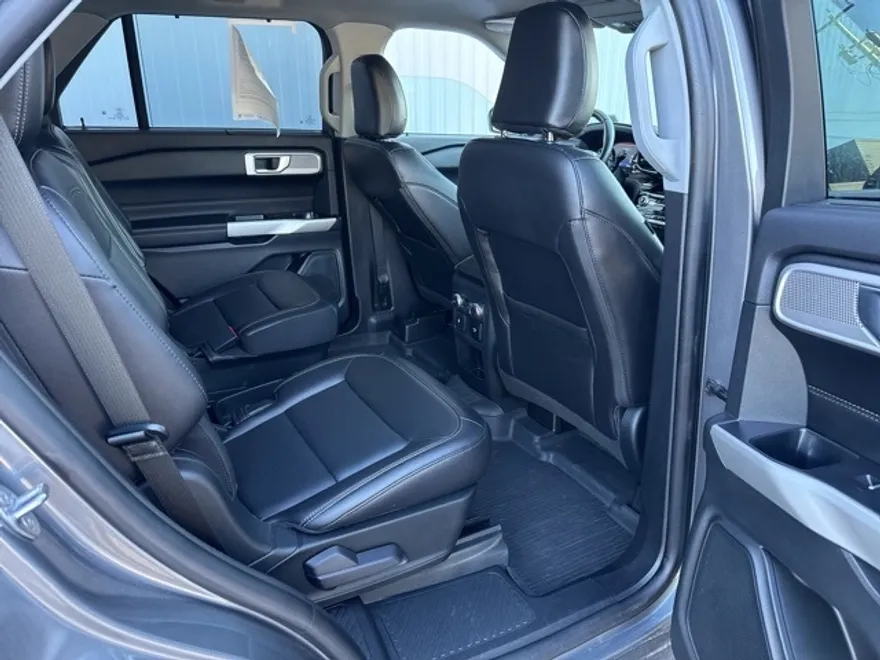 2021 Ford Explorer Limited photo 1