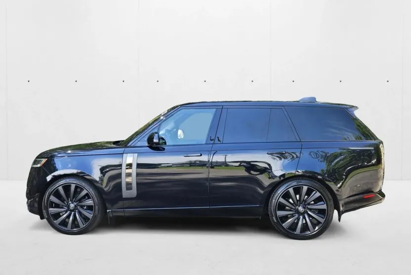2023 Land Rover Range Rover SV photo 1