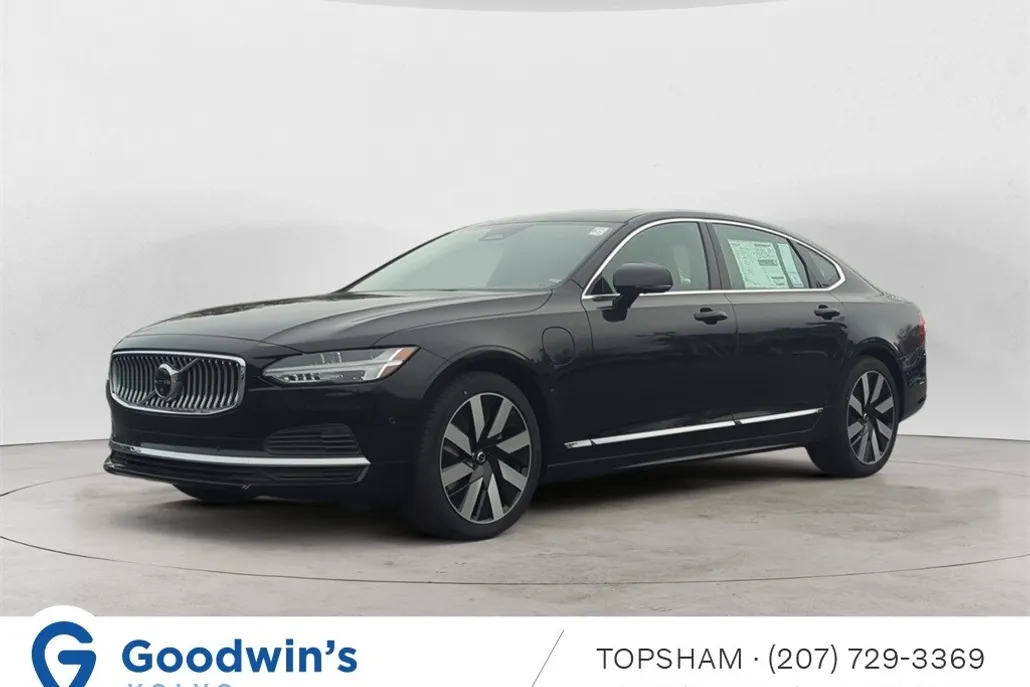 2025 Volvo S60 T8 photo 1