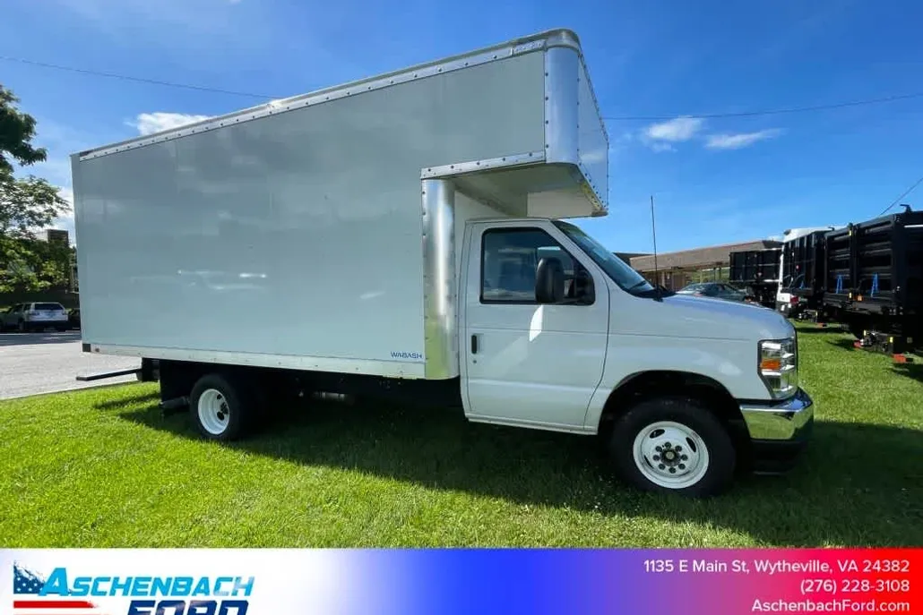 2024 Ford E-450 photo 1