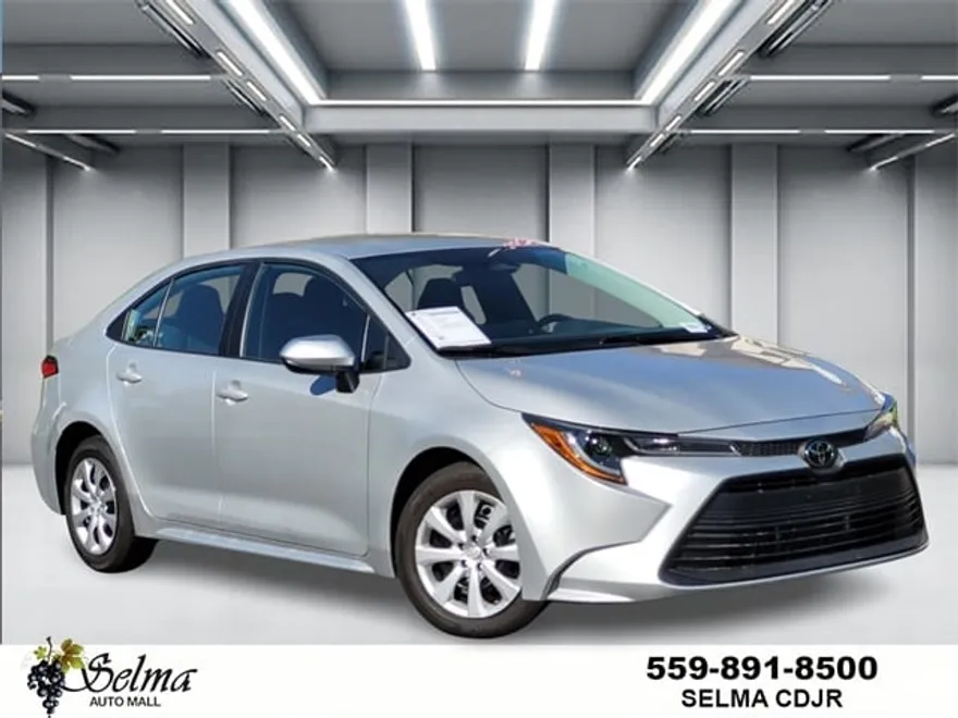 2024 Toyota Corolla LE photo 1