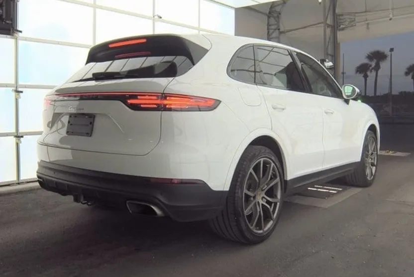 2019 Porsche Cayenne Base photo 1