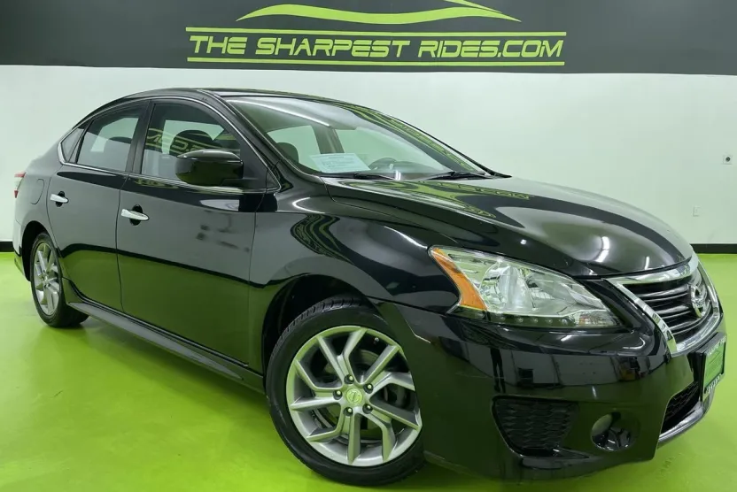 2013 Nissan Sentra SR photo 1