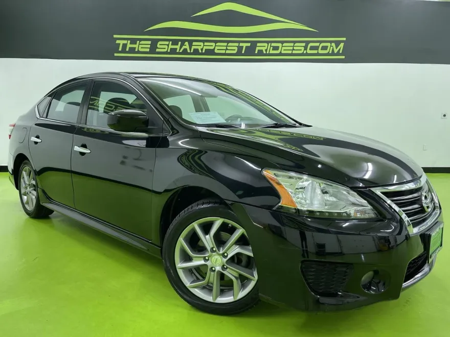2013 Nissan Sentra SR photo 1