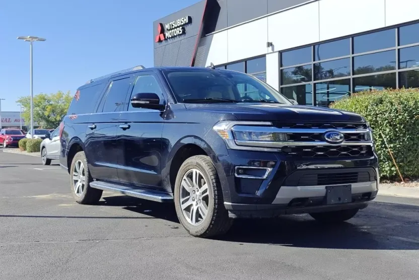 2023 Ford Expedition MAX Limited photo 1