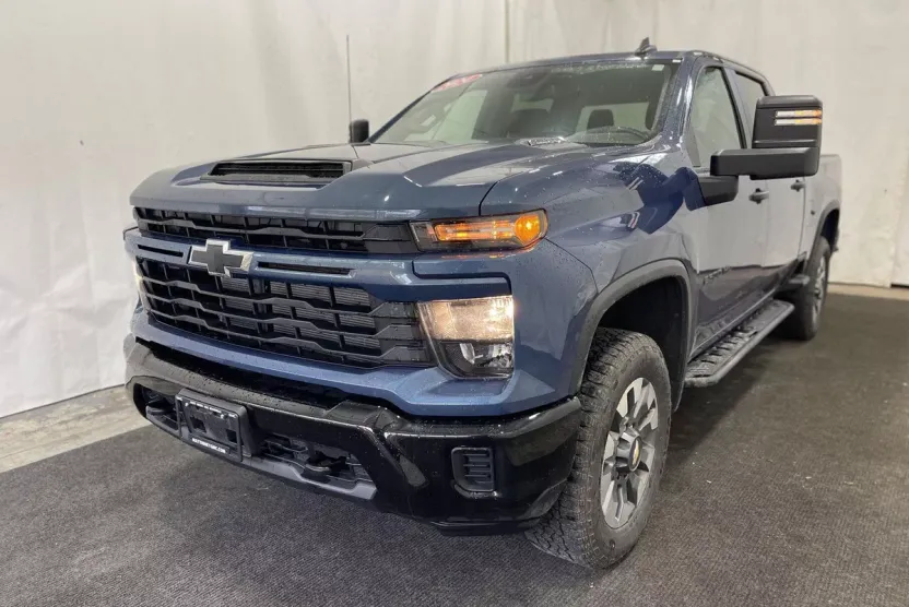 2024 Chevrolet Silverado 2500HD Custom photo 1