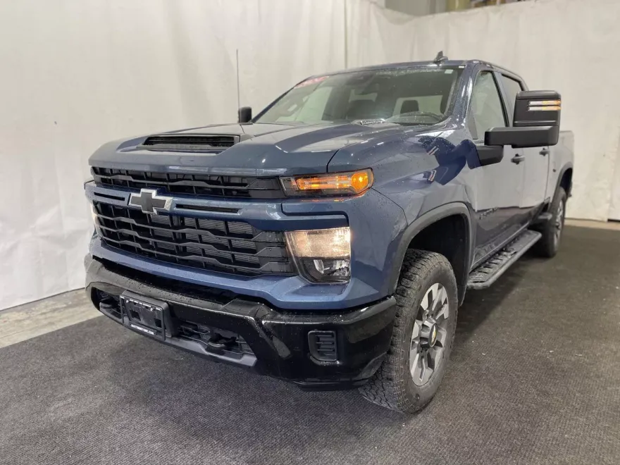 2024 Chevrolet Silverado 2500HD Custom photo 1